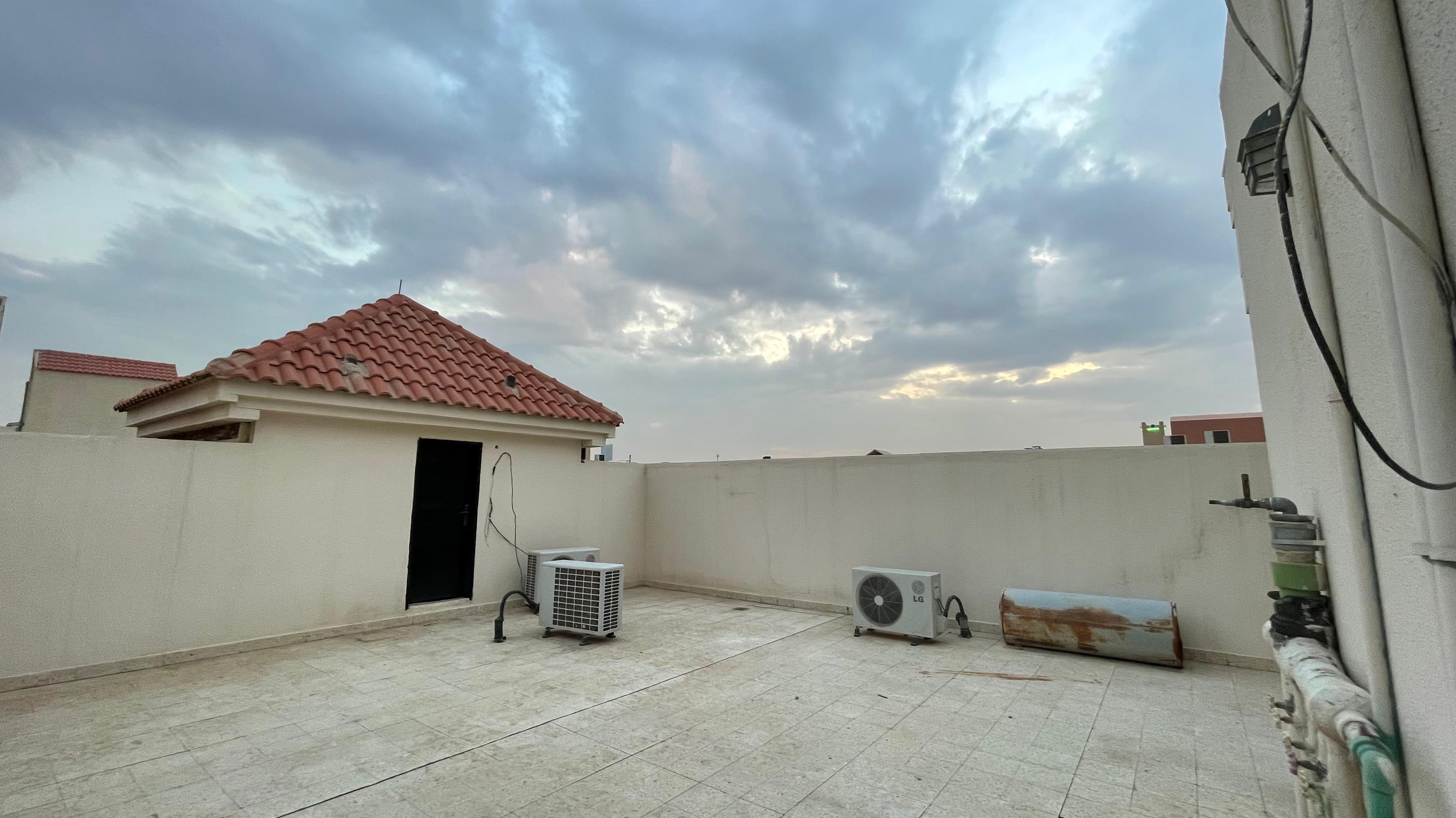 شقة دورين ، في فيلا ( كود 114 )