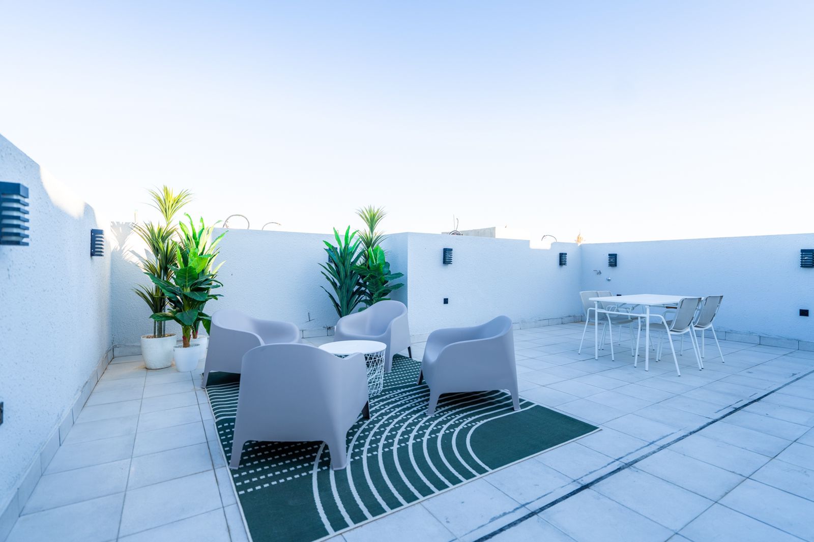 شقة مؤثثة، صفا 63 ( كود 77 )